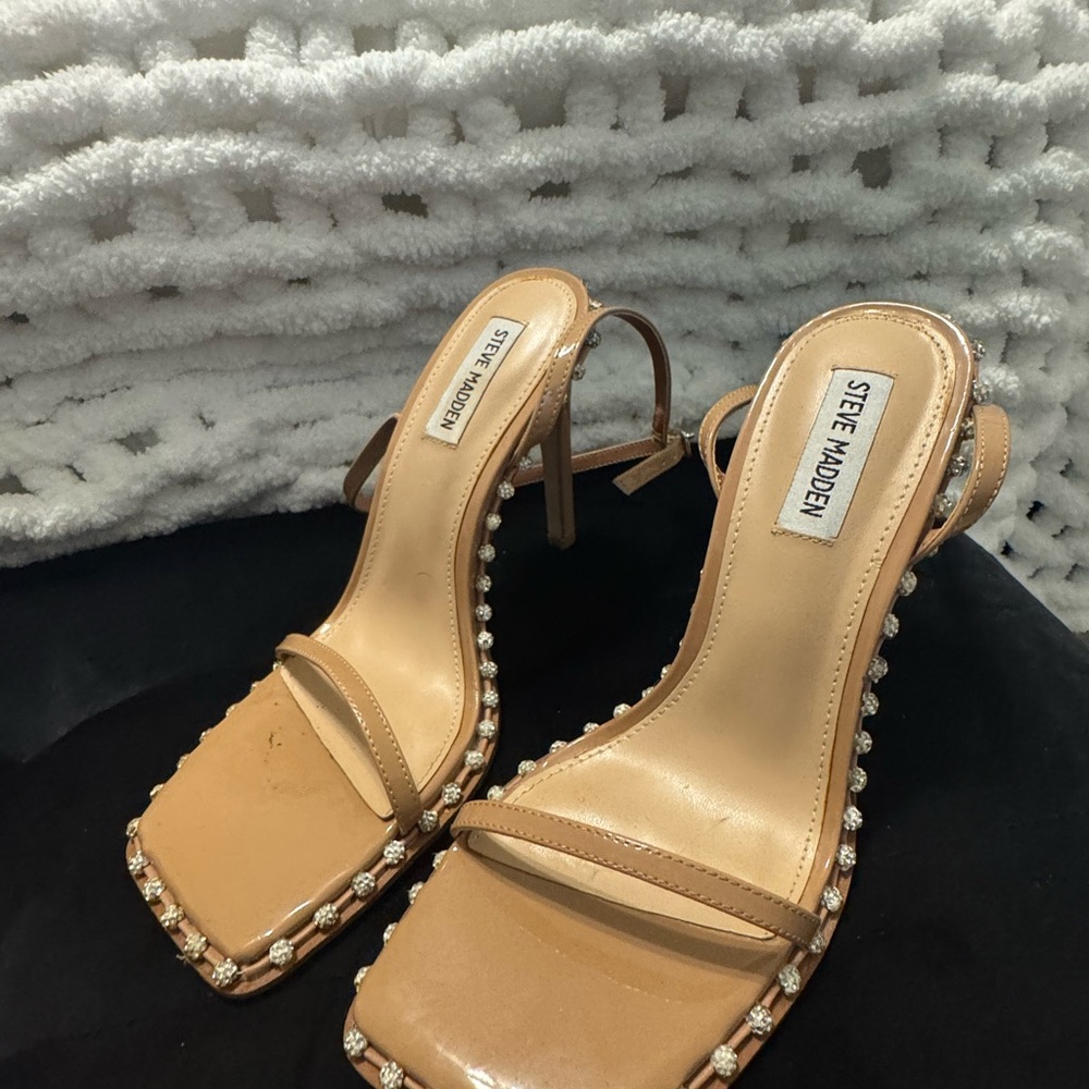 Steve Madden Pearl-Embellished Tan Heels